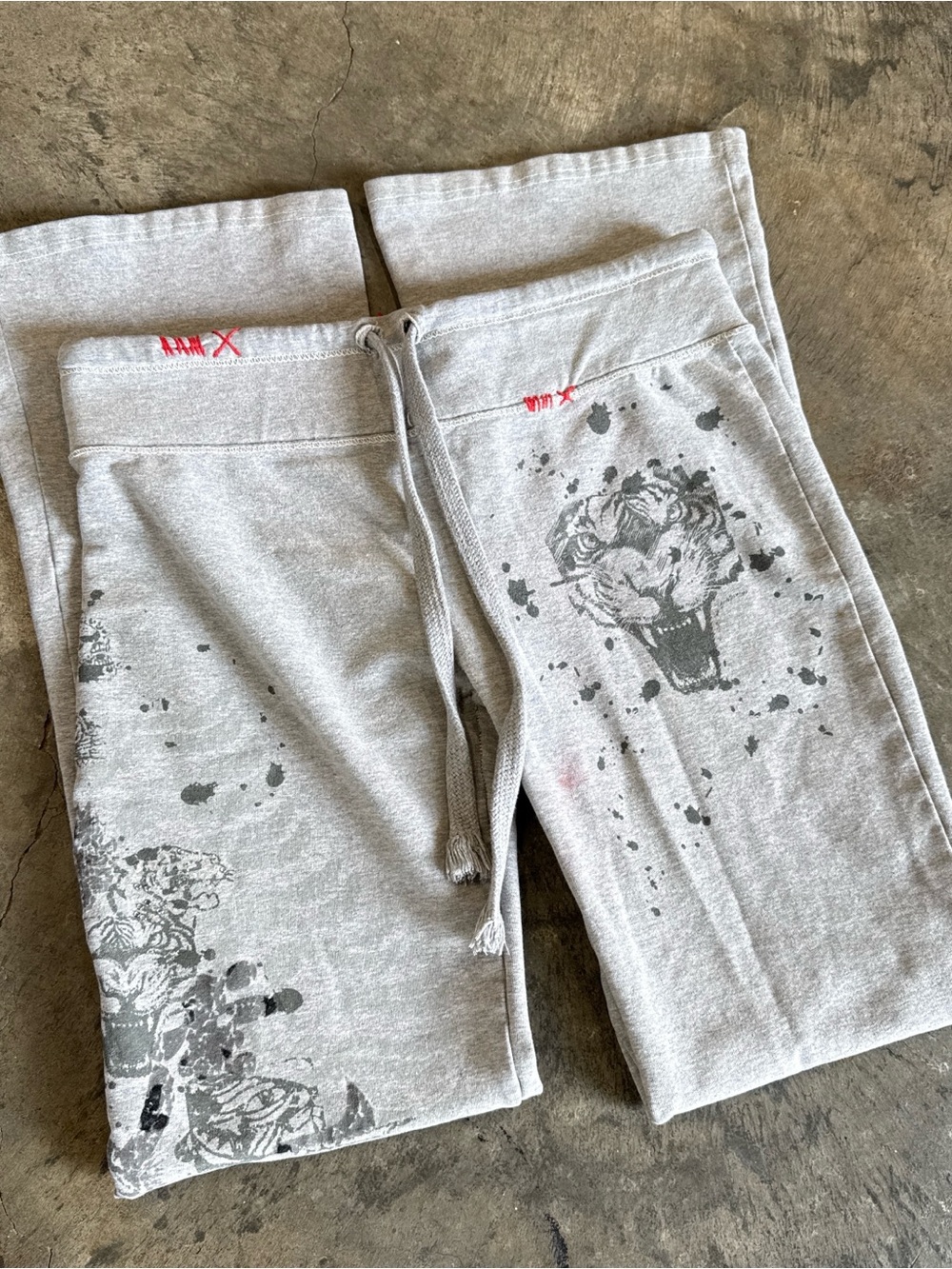 Romeo & Juliet Couture Grey Tiger Leggings